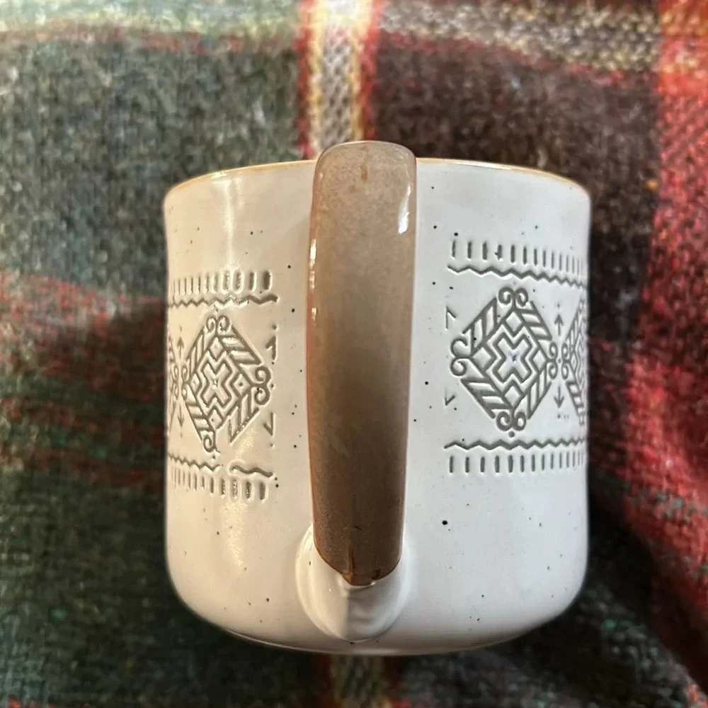 🔥🔥Casa Moderna Embossed Stoneware Mug 370 ml - Picture 3 of 4